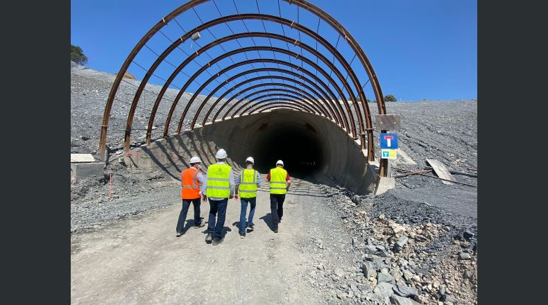 En la boca de Valls ya se ha colocado el emboquillado del nuevo túnel. FOTO: DT